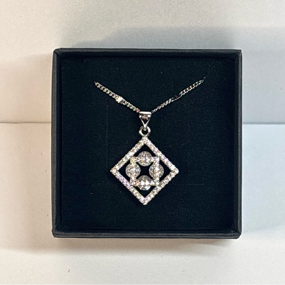 18k White gold-plated chain pendant necklace